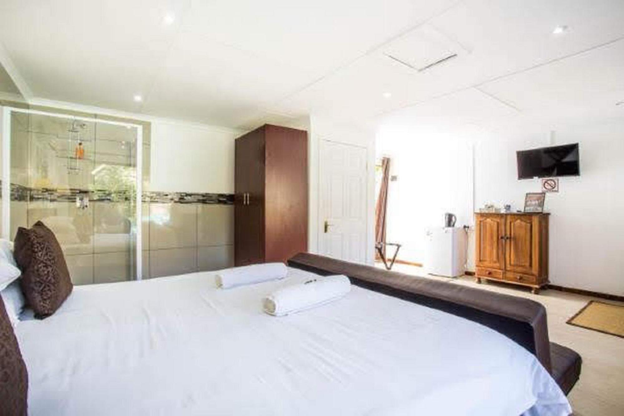 Old Mill Lodge, Seasonal Working Ostrich Farm & Restaurant, Oudtshoorn Quarto foto
