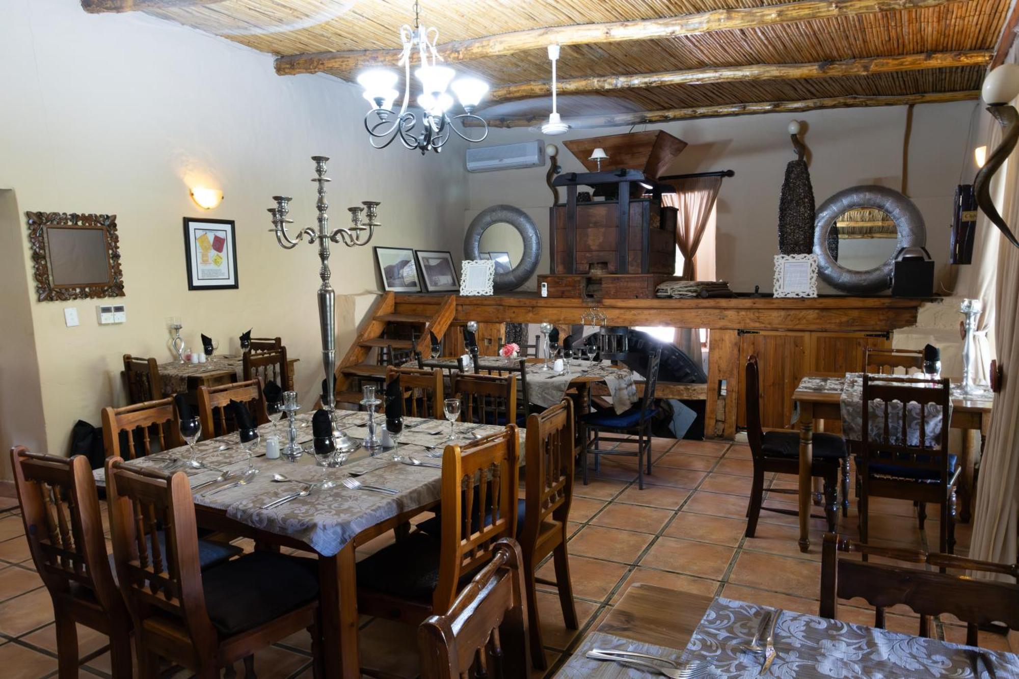 Old Mill Lodge, Seasonal Working Ostrich Farm & Restaurant, Oudtshoorn Exterior foto