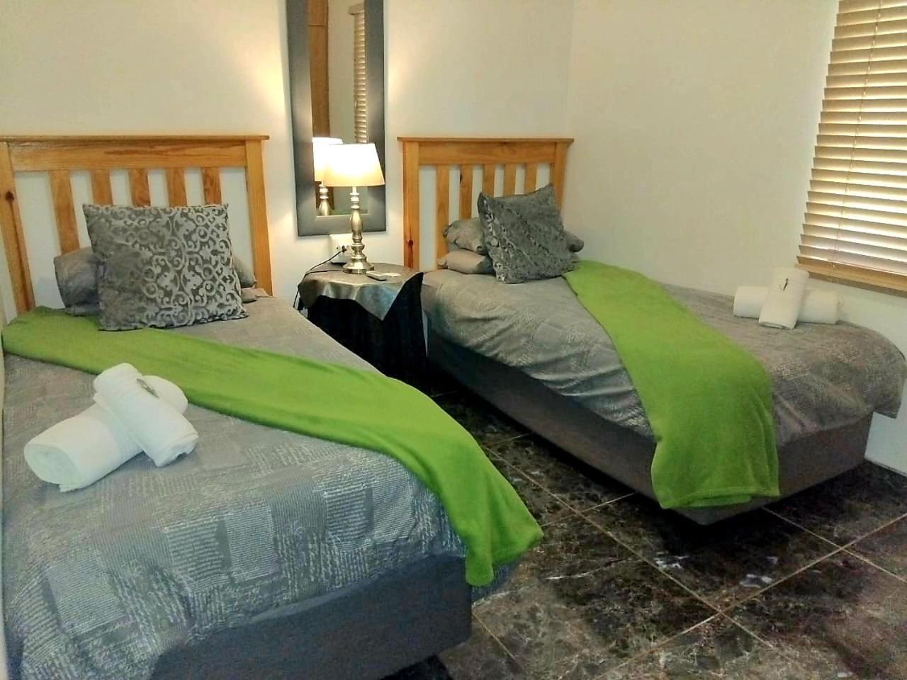 Old Mill Lodge, Seasonal Working Ostrich Farm & Restaurant, Oudtshoorn Quarto foto